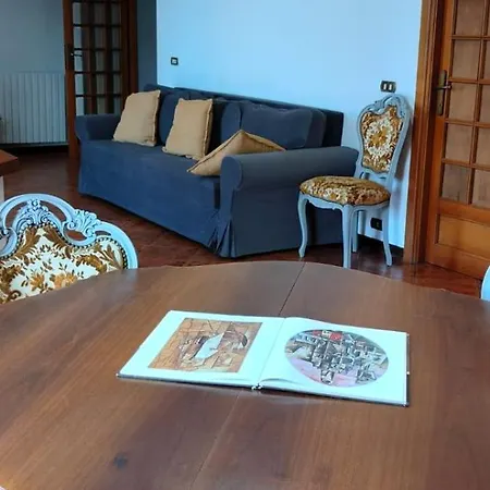 Grande Su Due Livelli Con Terrazza Apartment *