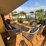 Grande Su Due Livelli Con Terrazza Apartment