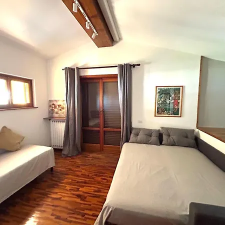 Grande Su Due Livelli Con Terrazza