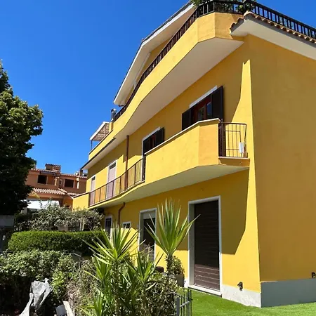 Grande Su Due Livelli Con Terrazza Apartment Rom