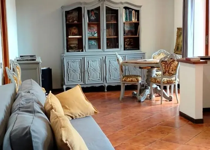 Grande Su Due Livelli Con Terrazza