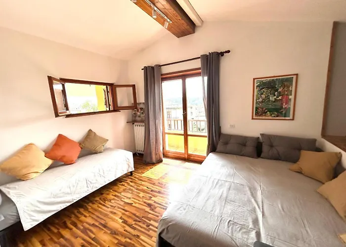 Grande Su Due Livelli Con Terrazza *