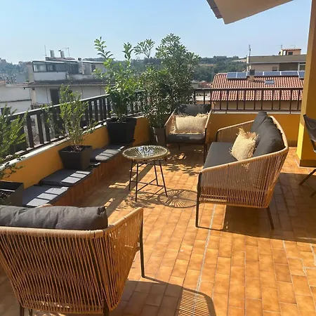 Grande Su Due Livelli Con Terrazza * רומא