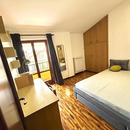 Grande Su Due Livelli Con Terrazza דירה *