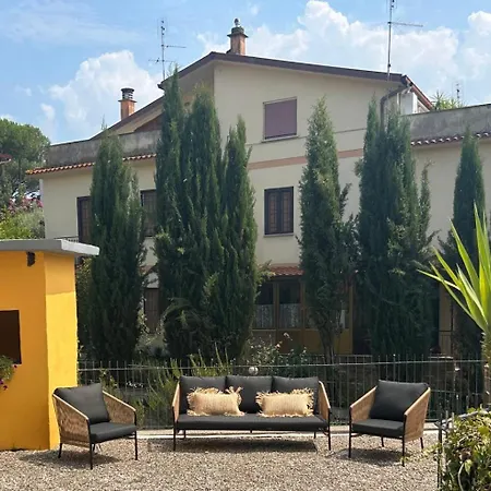 Grande Su Due Livelli Con Terrazza דירה