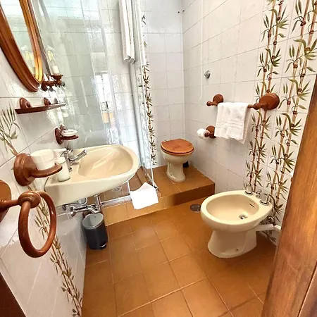 Grande Su Due Livelli Con Terrazza * רומא