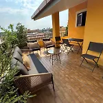 Grande Su Due Livelli Con Terrazza