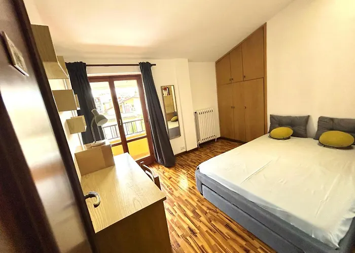 Grande Su Due Livelli Con Terrazza Апартаменты *