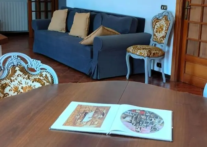 Grande Su Due Livelli Con Terrazza Апартаменты *